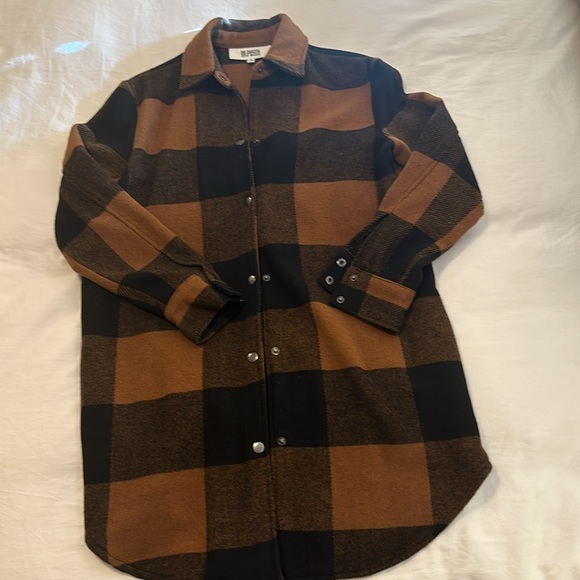 BB Dakota/ Steve Madden camel and black buffalo patter long shacket - Picture 4 of 5